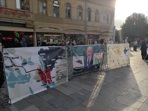 نمایشگاه خیابانی بسیج دانشجویی در همدان