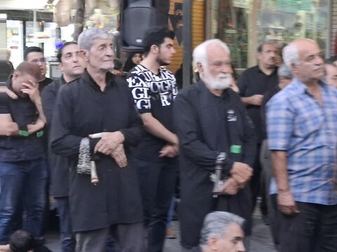 تصاویر/ مراسم سنتی مذهبی زنجیرزنی هیئت سجادیه کاشان