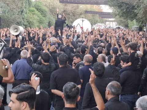 تصاویر/ مراسم سنتی مذهبی زنجیرزنی هیئت سجادیه کاشان