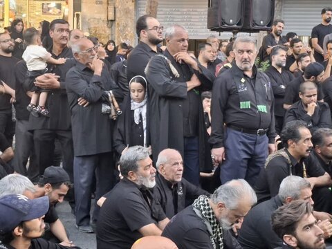 تصاویر/ مراسم سنتی مذهبی زنجیرزنی هیئت سجادیه کاشان