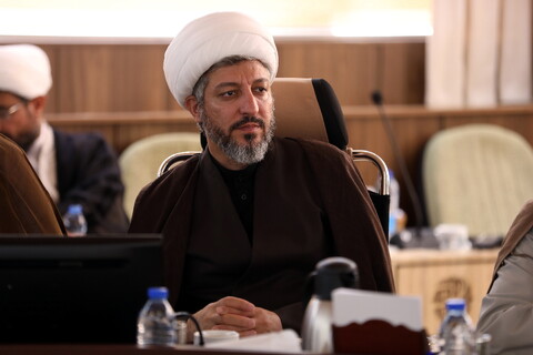 تصاویر/جلسه مدیر حوزه های علمیه به همراه معاونین ستادی با مدیران استانی حوزه های علمیه در مشهد مقدس