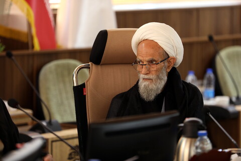 تصاویر/جلسه مدیر حوزه های علمیه به همراه معاونین ستادی با مدیران استانی حوزه های علمیه در مشهد مقدس