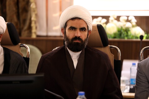 تصاویر/جلسه مدیر حوزه های علمیه به همراه معاونین ستادی با مدیران استانی حوزه های علمیه در مشهد مقدس