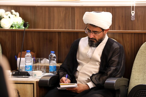 تصاویر/جلسه مدیر حوزه های علمیه به همراه معاونین ستادی با مدیران استانی حوزه های علمیه در مشهد مقدس