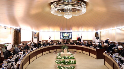 تصاویر/جلسه مدیر حوزه های علمیه به همراه معاونین ستادی با مدیران استانی حوزه های علمیه در مشهد مقدس