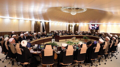 تصاویر/جلسه مدیر حوزه های علمیه به همراه معاونین ستادی با مدیران استانی حوزه های علمیه در مشهد مقدس