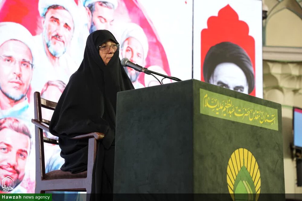 رهبر معظم انقلاب با صلابت و درایت در مقابل دشمن ایستادگی کردند/ امنیت جامعه به‌واسطه حضور علما و مراجع عظام تقلید است