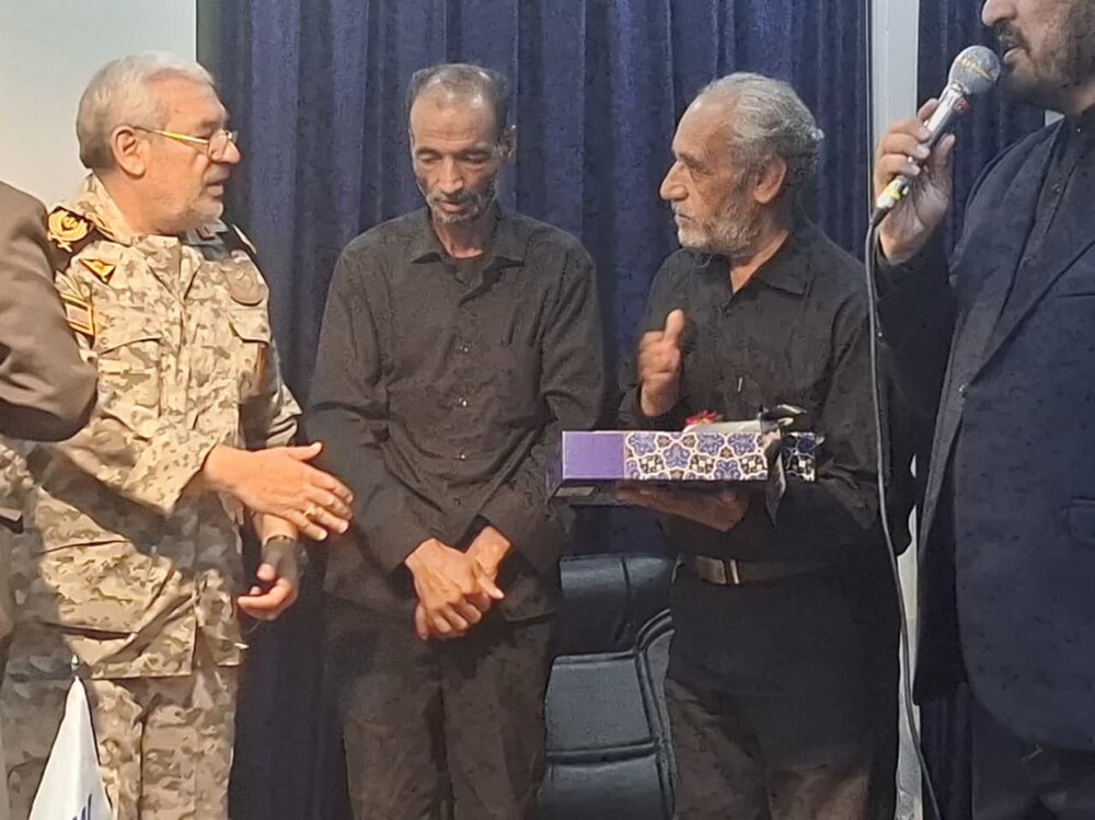 آیین گرامی‌داشت شهدای اقتدار دانشگاه آزاد اسلامی جوشقان قالی کاشان برگزار شد +عکس