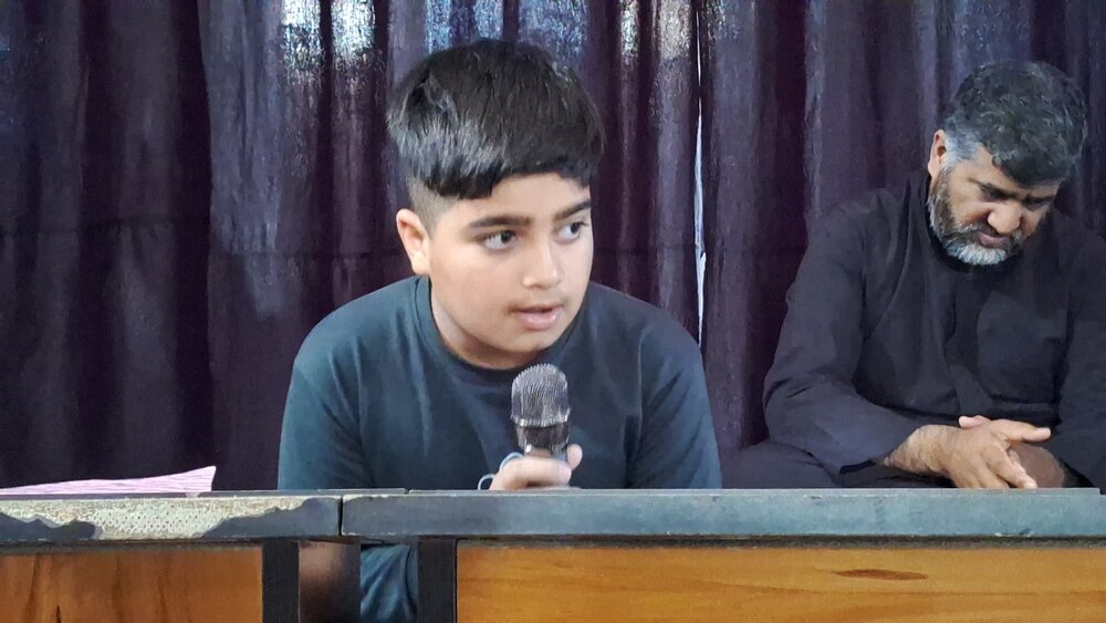 जम्मू - कश्मीर; मदरसा उम्मुल मसाइब द्वारा कुरआन के हाज़िर लोगों के बीच एक भव्य कुरान कंठस्थ प्रतियोगिता का आयोजन किया गया