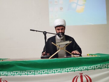 با بصیرت و هوشیاری، اتحاد و انسجام ملی را حفظ کنیم