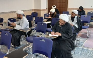 مرحله کتبی آزمون اساتید حوزه علمیه استان یزد برگزار شد+عکس