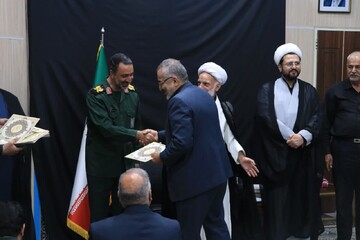 تصاویر / تجلیل از پیرغلامان و ذاکران اهل بیت علیه السلام با حضور نماینده ولی فقیه در استان مرکزی