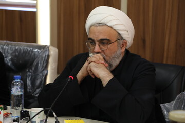 برگزاری نشست هم‌اندیشی استادان و سخنرانان تبیین یزد+تصاویر
