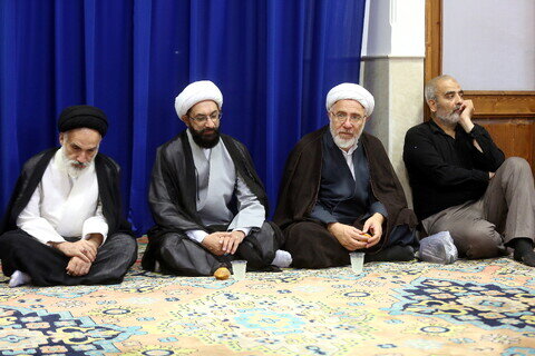 Imágenes: Ceremonia de luto por el martirio del Imam Sayyad (P) en las residencias de los grandes ayatolás