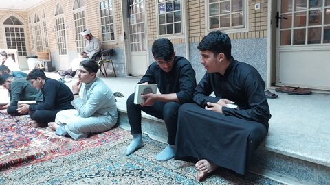 تصاویر/ حفظ قرآن کریم در مدرسه علمیه رسول اکرم صلی‌الله‌علیه‌وآله و سلم شهر مریانج