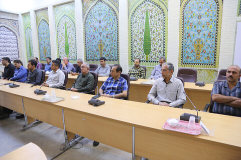 تصاویر/ دیدار بازاریان با امام جمعه شهرکرد