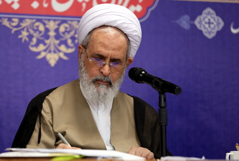 تصاویر/ گفتگوی صمیمی آیت الله اعرافی با مدیران مدارس علمیه و معاونین ستادی