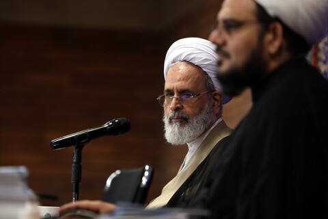 تصاویر/ گفتگوی صمیمی آیت الله اعرافی با مدیران مدارس علمیه و معاونین ستادی