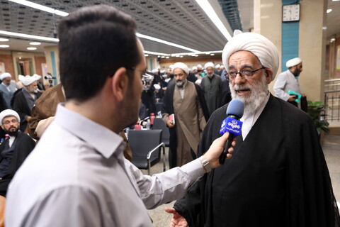 تصاویر/ گفتگوی صمیمی آیت الله اعرافی با مدیران مدارس علمیه و معاونین ستادی