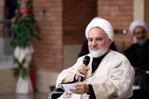 تصاویر/ گفتگوی صمیمی آیت الله اعرافی با مدیران مدارس علمیه و معاونین ستادی