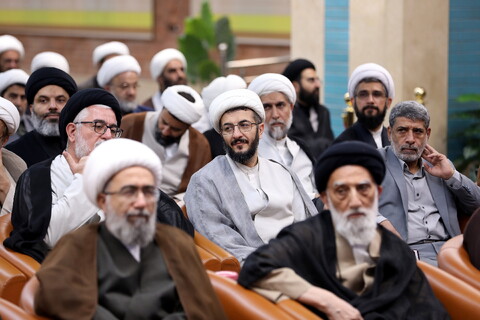 تصاویر/ گفتگوی صمیمی آیت الله اعرافی با مدیران مدارس علمیه و معاونین ستادی