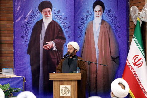 تصاویر/ گفتگوی صمیمی آیت الله اعرافی با مدیران مدارس علمیه و معاونین ستادی