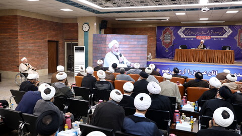 تصاویر/ گفتگوی صمیمی آیت الله اعرافی با مدیران مدارس علمیه و معاونین ستادی