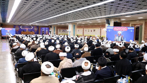 تصاویر/ گفتگوی صمیمی آیت الله اعرافی با مدیران مدارس علمیه و معاونین ستادی