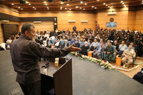 تصاویر / نشست بصیرتی با موضوع "تبیین جنگ تحمیلی ۱۲روزه رژیم صهیونیستی علیه ملت ایران