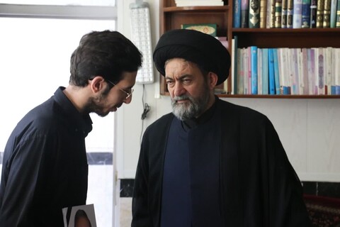تصاویر/ دیدار جمعی از خانواده های اهدا کننده عضو با امام جمعه اردبیل