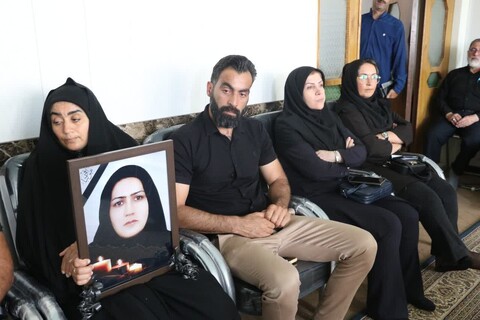 تصاویر/ دیدار جمعی از خانواده های اهدا کننده عضو با امام جمعه اردبیل