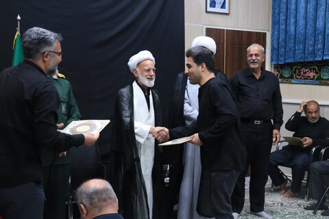 تصاویر /تجلیل از پیرغلامان و ذاکران اهل بیت علیه السلام با حضور نماینده ولی فقیه در استان مرکزی