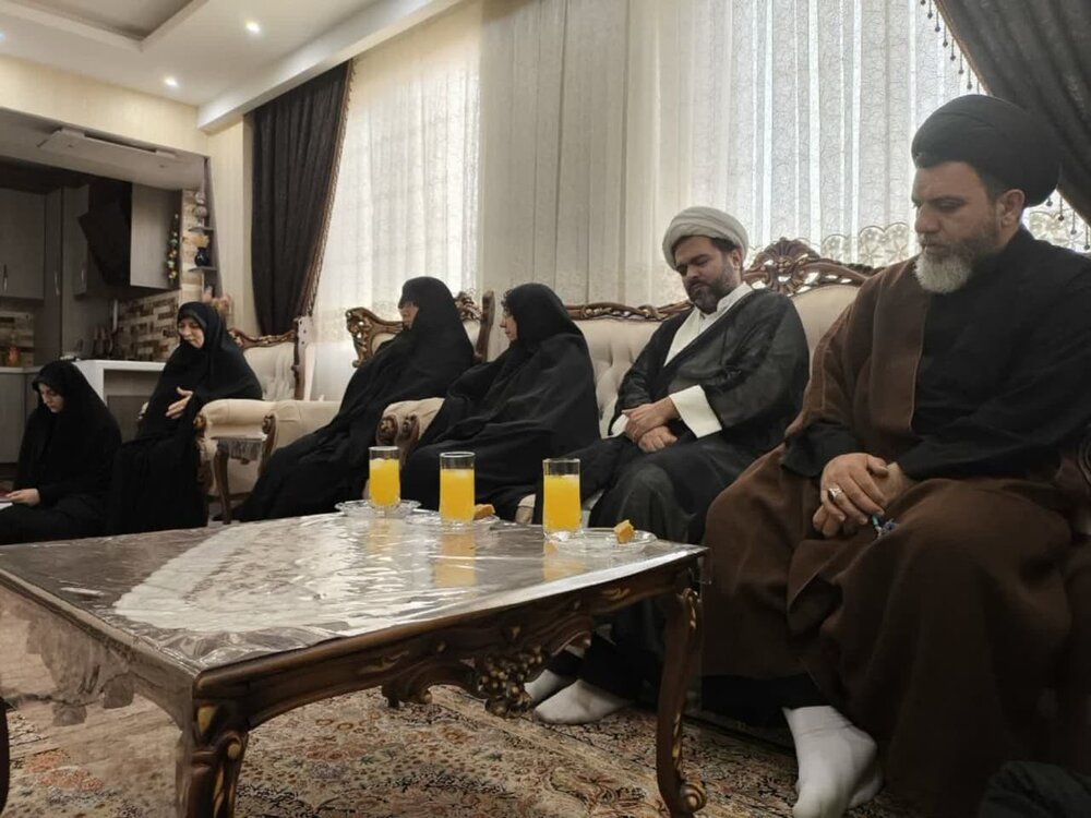 حضور قائم مقام مدیر حوزه علمیه همدان در منزل شهدای حمله رژیم صهیونیستی