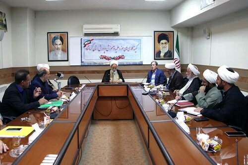 همکاری حوزه و آموزش‌ و پرورش باید به تربیت نسل انقلابی بینجامد+عکس