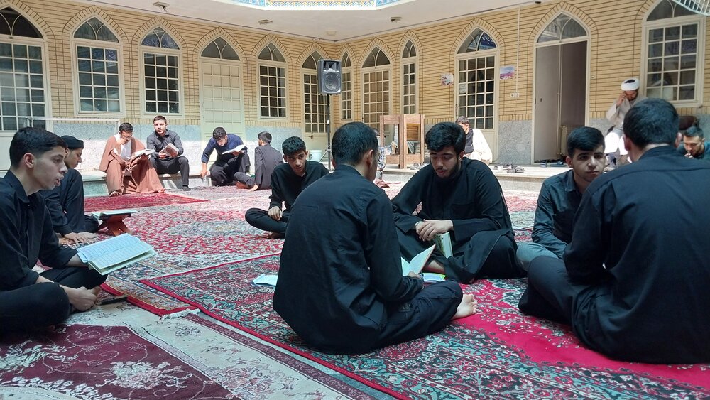 تصاویر/ حفظ قرآن کریم در مدرسه علمیه رسول اکرم(ص) شهر مریانج