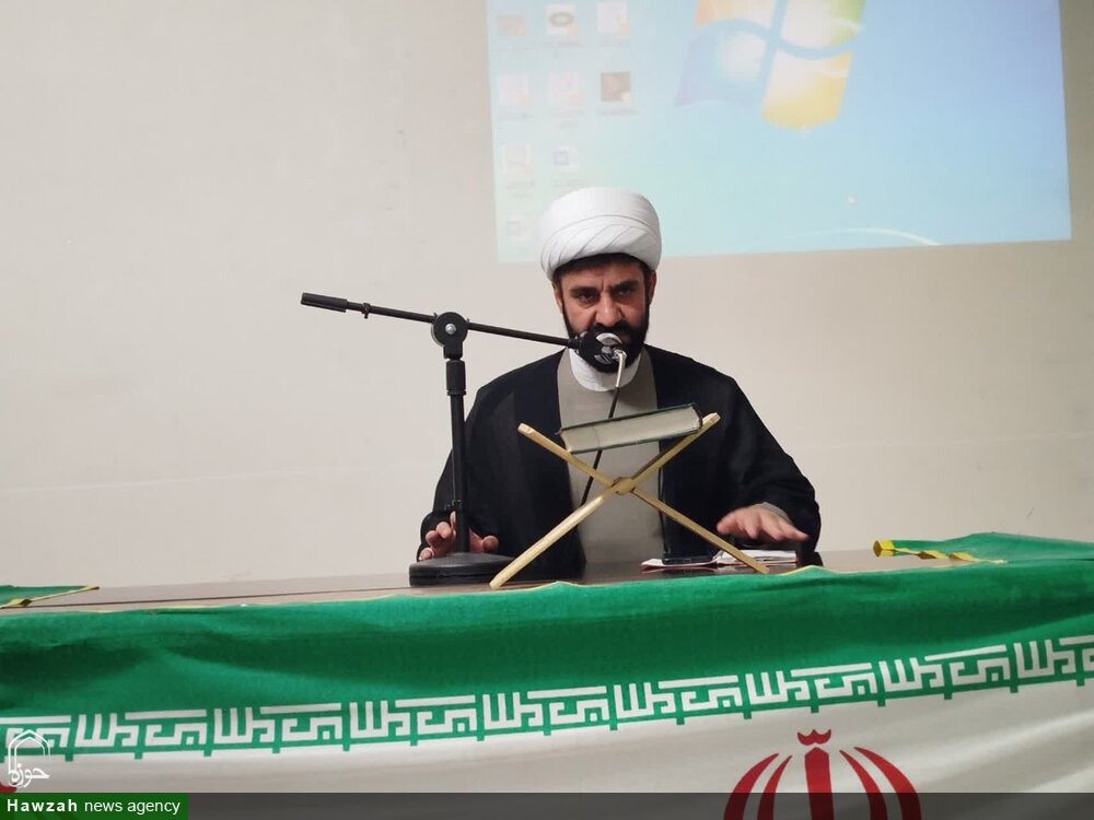 با بصیرت و هوشیاری، اتحاد و انسجام ملی را حفظ کنیم