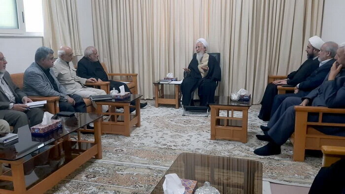 Taifa la Iran halitaachana na heshima na akili
