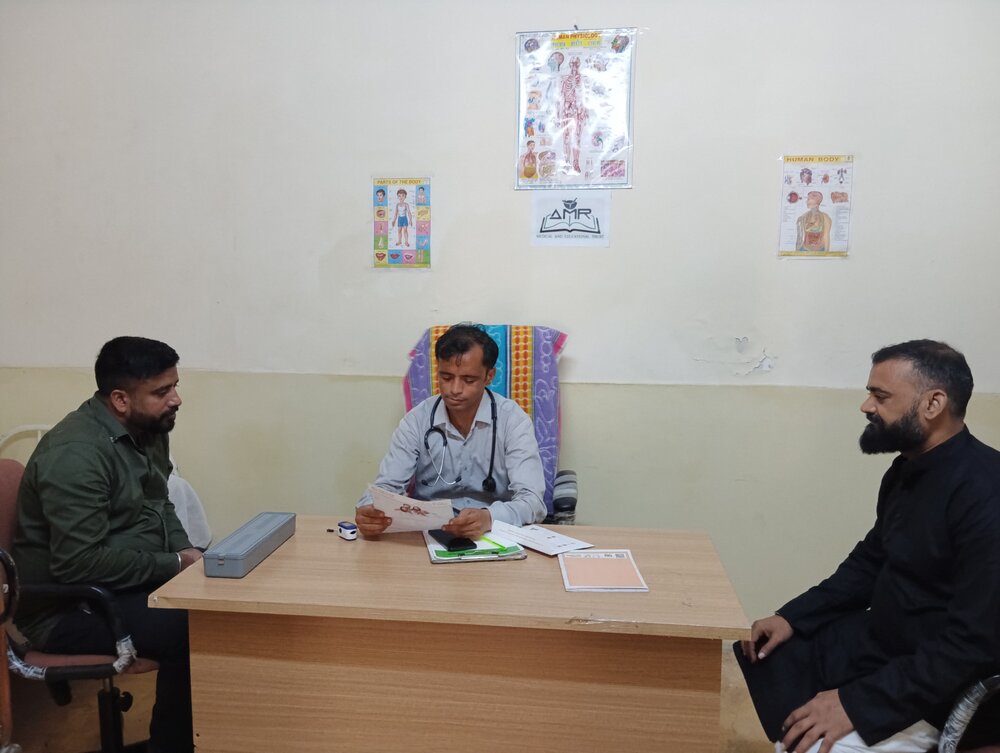एएमआर चैरिटेबल क्लिनिक द्वारा निःशुल्क चिकित्सा शिविर का आयोजन
