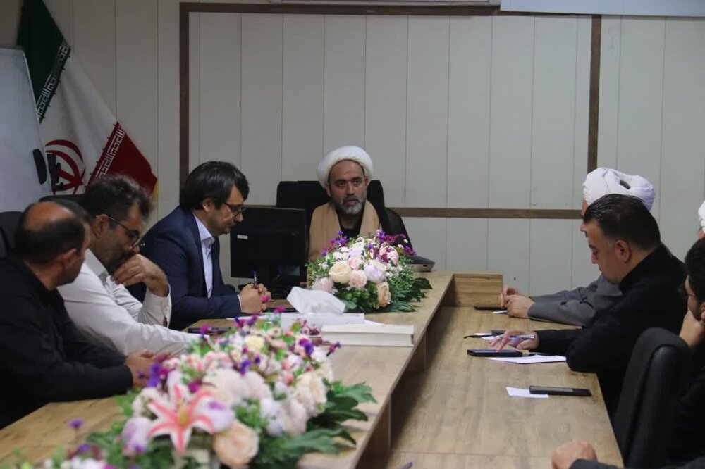 مادحین، فرهنگ عاشورا را در قالب شعر برای مردم تبیین کنند+عکس