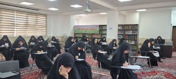 تصاویر/ برگزاری آزمون ورودی سطح ۳ سال تحصیلی ۱۴۰۵_۱۴۰۴ در موسسه آموزش عالی ریحانة النبی اراک