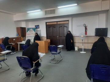 تصاویر/ برگزاری آزمون حوزه علمیه خواهران در آشتیان