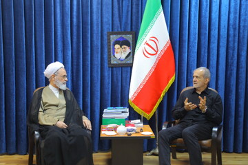 تصاویر / دیدار رئیس جمهور با مدیر حوزه های علمیه