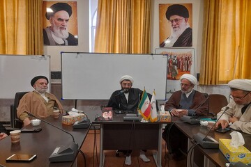 تصاویر/ جلسه دبیر قرارگاه جنگ ترکیبی حوزه های علمیه با نهادهای حوزوی کرمانشاه