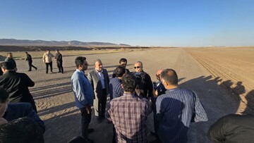 بازدید رئیس جمهور از فرودگاه قم / پزشکیان: قم می‌تواند قطب فرودگاهی بین‌المللی کشور شود