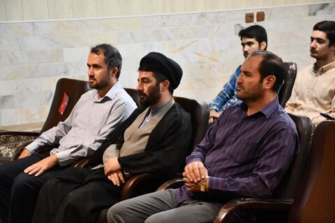 تصاویر/ نشست تبیینی «جنگ تحمیلی ۱۲ روزه» در دفتر امام جمعه خوی