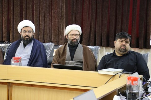 تصاویر| نشست مدیران مدارس علمیه  با مدیر و معاونان مرکزمدیریت حوزه علمیه اصفهان