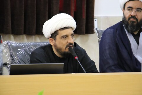 تصاویر| نشست مدیران مدارس علمیه  با مدیر و معاونان مرکزمدیریت حوزه علمیه اصفهان