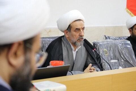 تصاویر| نشست مدیران مدارس علمیه  با مدیر و معاونان مرکزمدیریت حوزه علمیه اصفهان