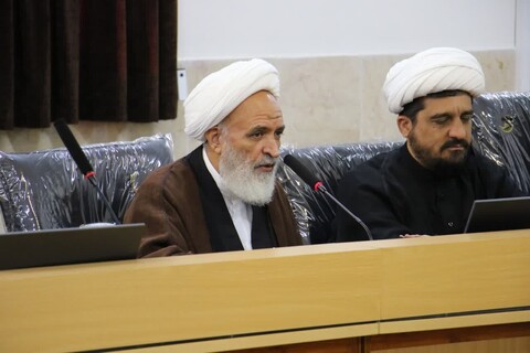 تصاویر| نشست مدیران مدارس علمیه  با مدیر و معاونان مرکزمدیریت حوزه علمیه اصفهان