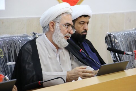 تصاویر| نشست مدیران مدارس علمیه  با مدیر و معاونان مرکزمدیریت حوزه علمیه اصفهان